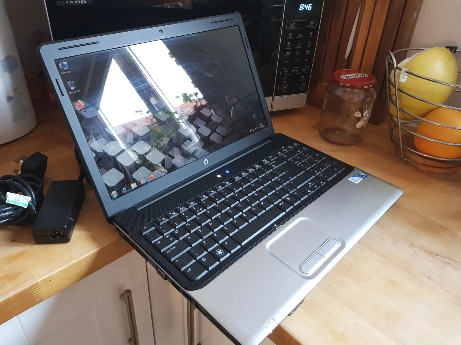 HP Compaq G61 15.6" HDMI cam Laptop Windows 7 Intel 2.1Ghz 320GB HDD