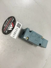 TELEMECANIQUE Limit Switch XCK-J-H7 Used #121851