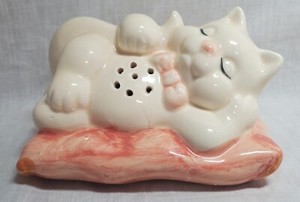 White Cat Pomander Satchet Statue Figurine for Potpourri or Spice Shaker