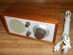 tivoli audio henry kloss model one radio