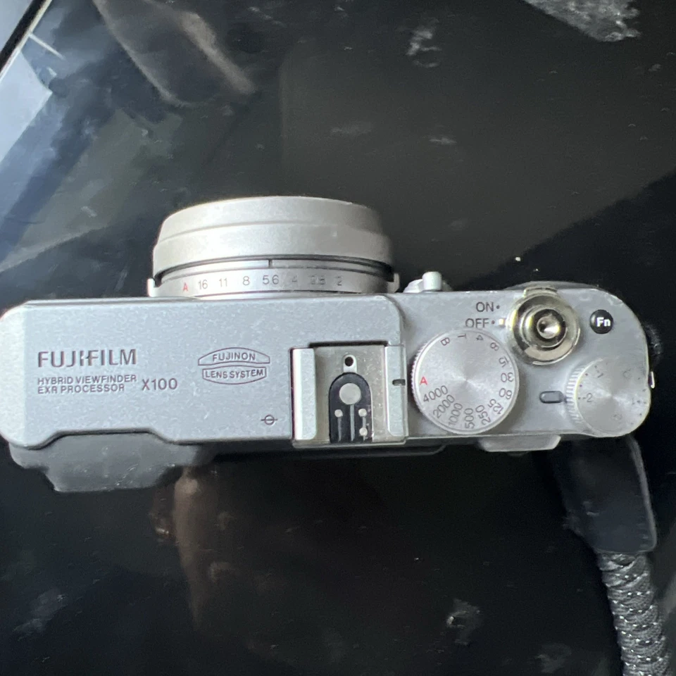 Fujifilm FinePix X100, photo 2 of 5