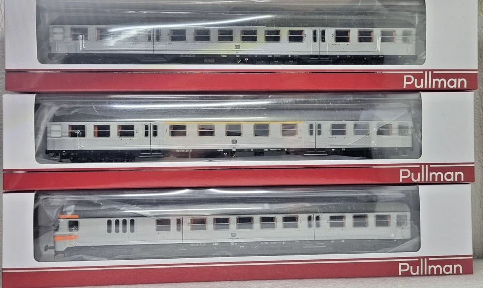 ESU PULLMAN H0, n-Wagen "Silberlinge" Konvolut mit Steuerwagen (36469/-68/-65).