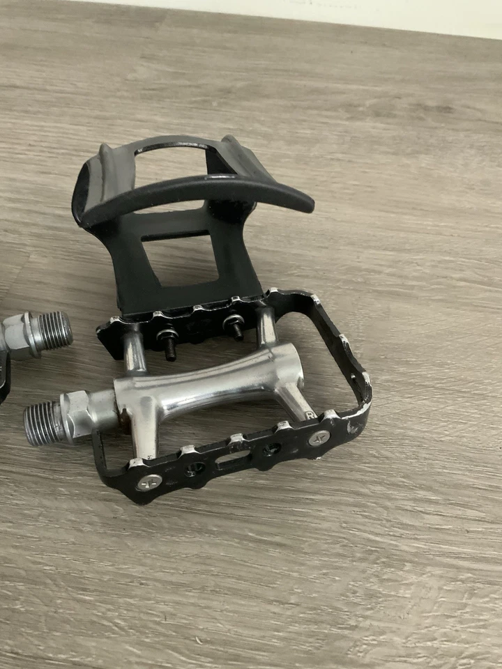 FORTE PLATFORM PEDALS WITH LARGE DELTA STRAPLESS CLIPS - Image 3 of 4