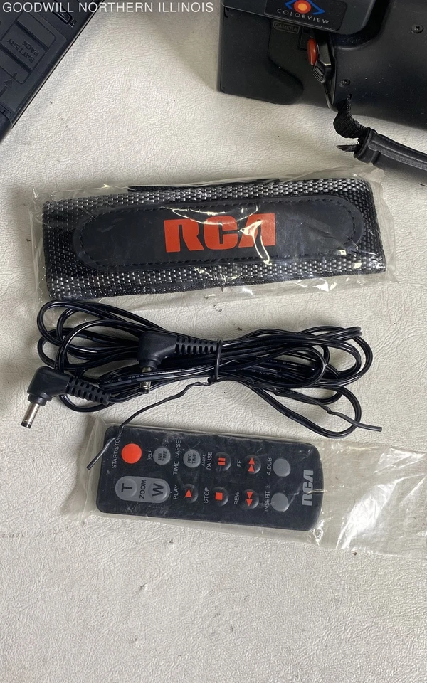 RCA CC645 VHS-C Camcorder Vintage - Image 4 of 4