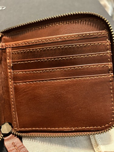 JOJI LOCATELLI Joji & Co CARTERA ARGENTINA CUERO MARRÓN TEJIDO ESTRUCTURADO - Imagen 4 de 6