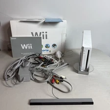 Nintendo Wii RVL-001(USA) Console Bundle - White