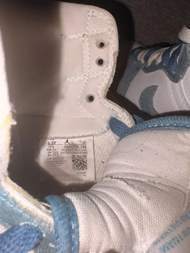 Nike Air Jordan 1 High, foto 2 di 5