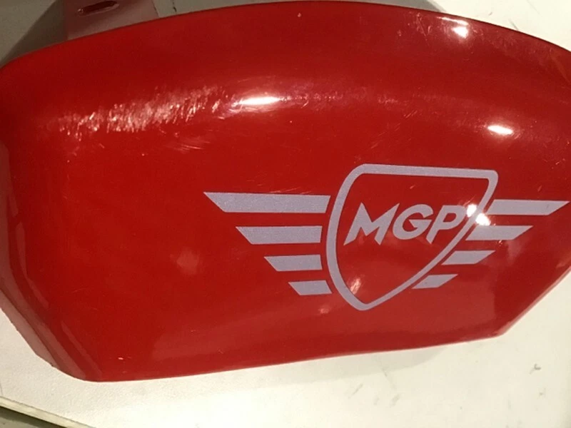 Комплект из 4 крышек суппортов MGP с гравированным серебряным логотипом для BMW 650I X Drive V8 F12 12–16 годов выпуска - Изображение 3 из 4