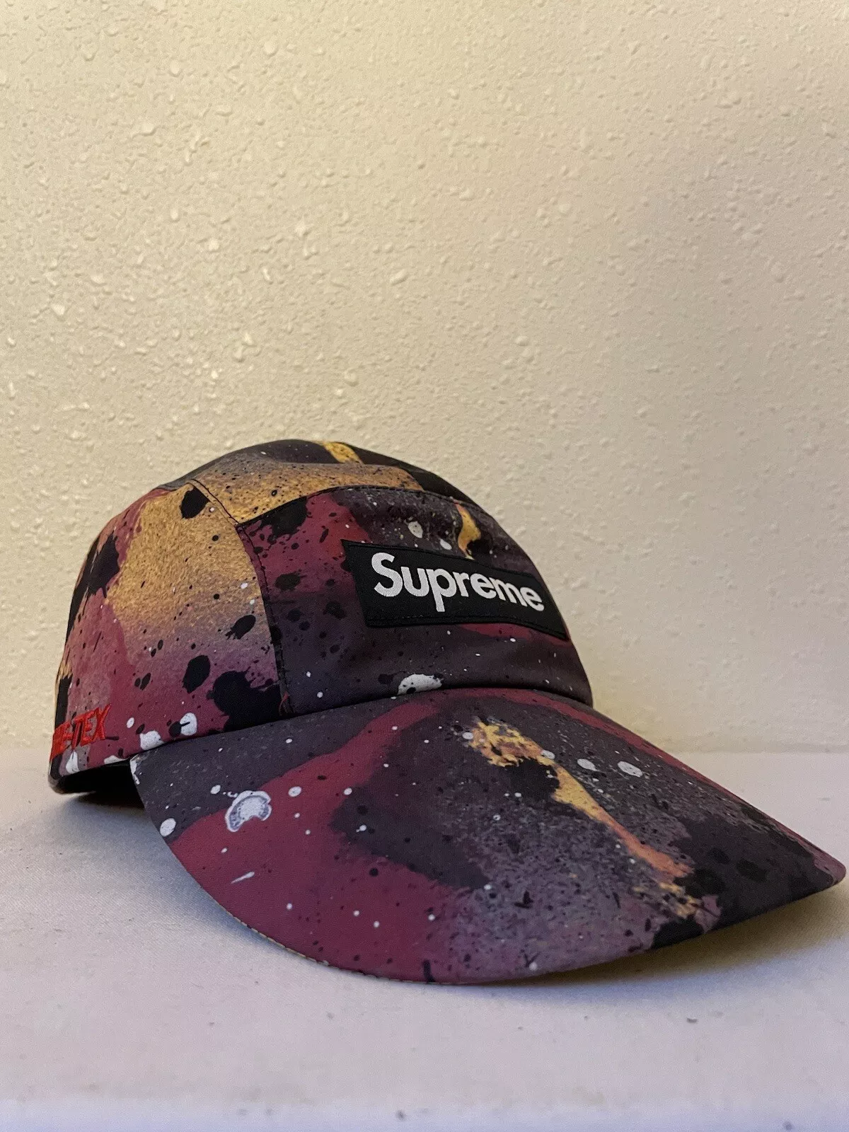 Supreme GORE TEX Long Bill Camp casquette rouge Rammellzee