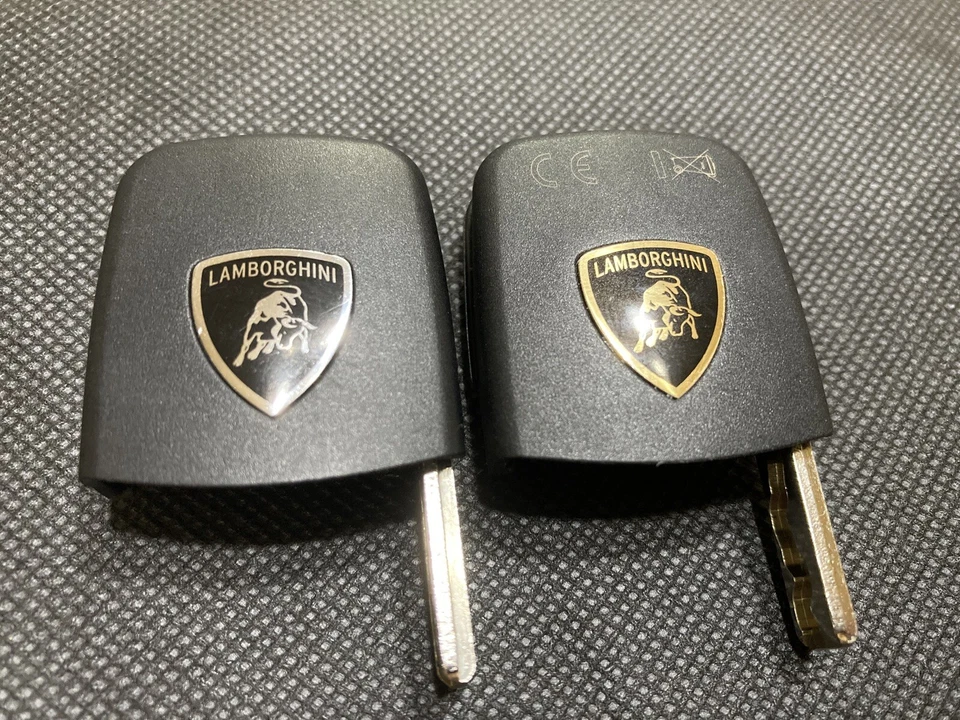 Lamborghini Gallardo OEM Gold Key & Silver Key Set Very Good Condition - Image 3 of 4