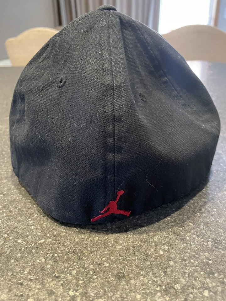 Gorra Marca Jordan Gorra Calce Elástico Grande/XL Roja Logo Jumpman Negra Otoño 2011 Foto 4 de 4