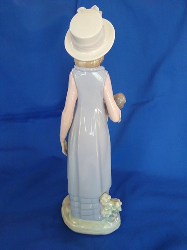 LLADRO Belinda with Her Doll #5045 1983 Gloss Porcelain Figurine Retired 1995 - Picture 6 of 8