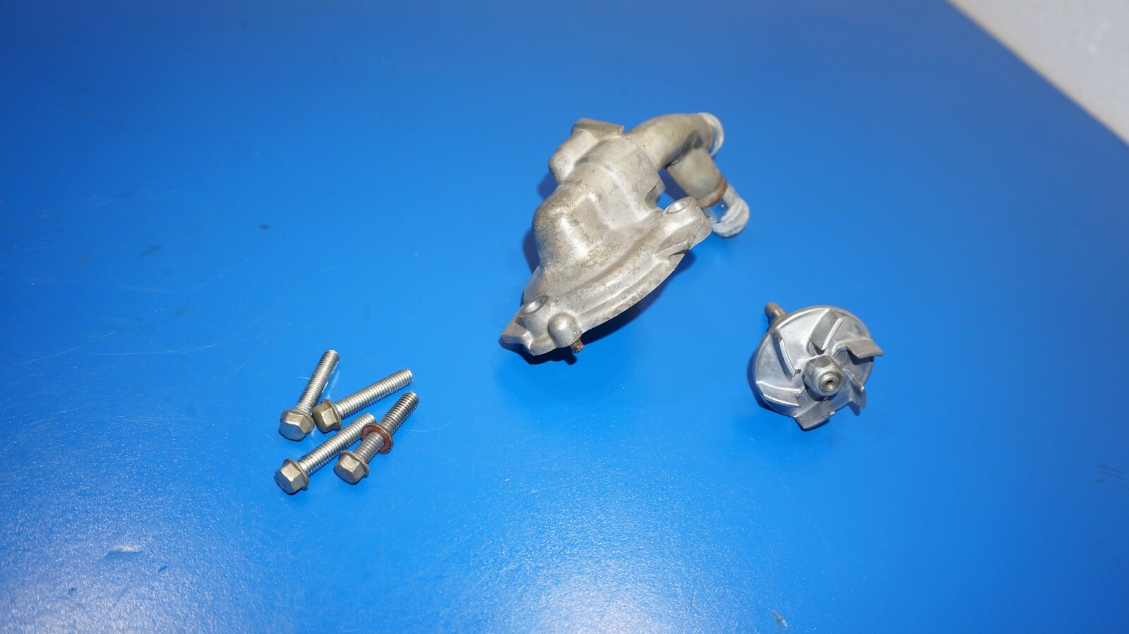 0311 2006 WR450F WATER PUMP IMPELLER SHAFT GEAR DRIVE COVER COOLING eBay