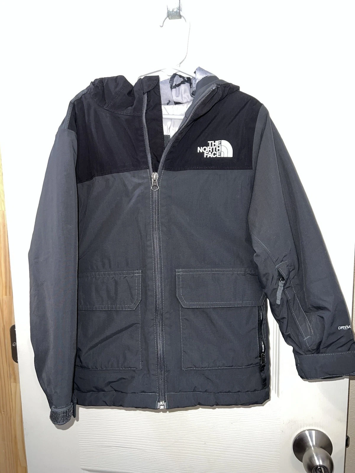 The North Face Boy's Black Gray DryVent Freedom Insulated Jacket Sz XS (6) YOUTH