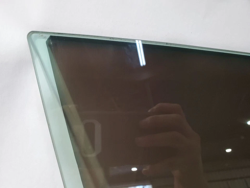 2004 2005 2006 2007 BMW 525I OEM Front Right Door Glass - Image 3 of 4