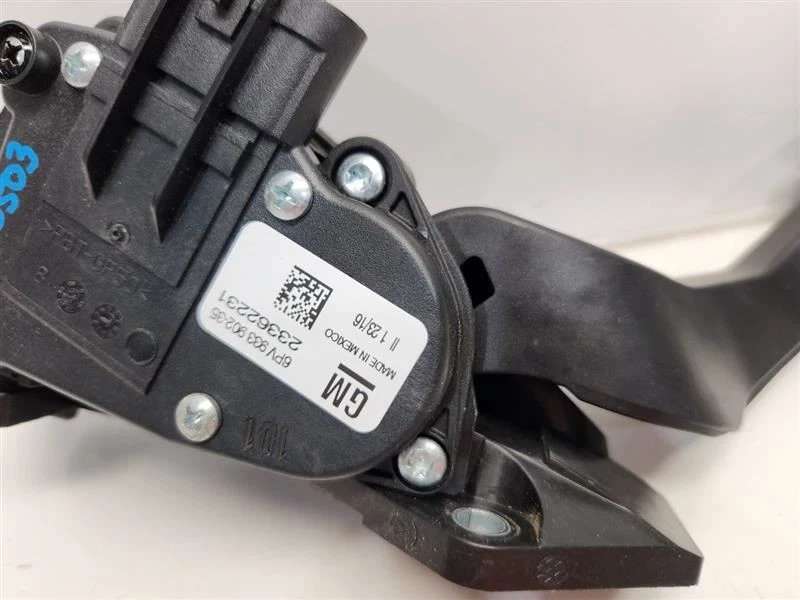 Chevrolet Silverado 1500 2016 (5,3 L/AT) pedal acelerador - DBW/conducción por cable Foto 4 de 4