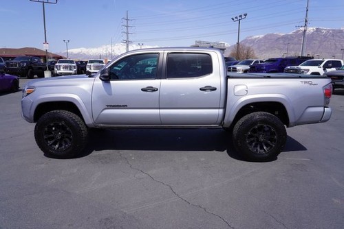 2016 Toyota Tacoma TRD SPORT - Picture 7 of 40