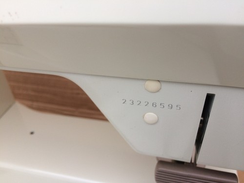 Vintage Bernina 932 Record Electronic Multi-Decorative Stitch Sewing machine. - Picture 22 of 24