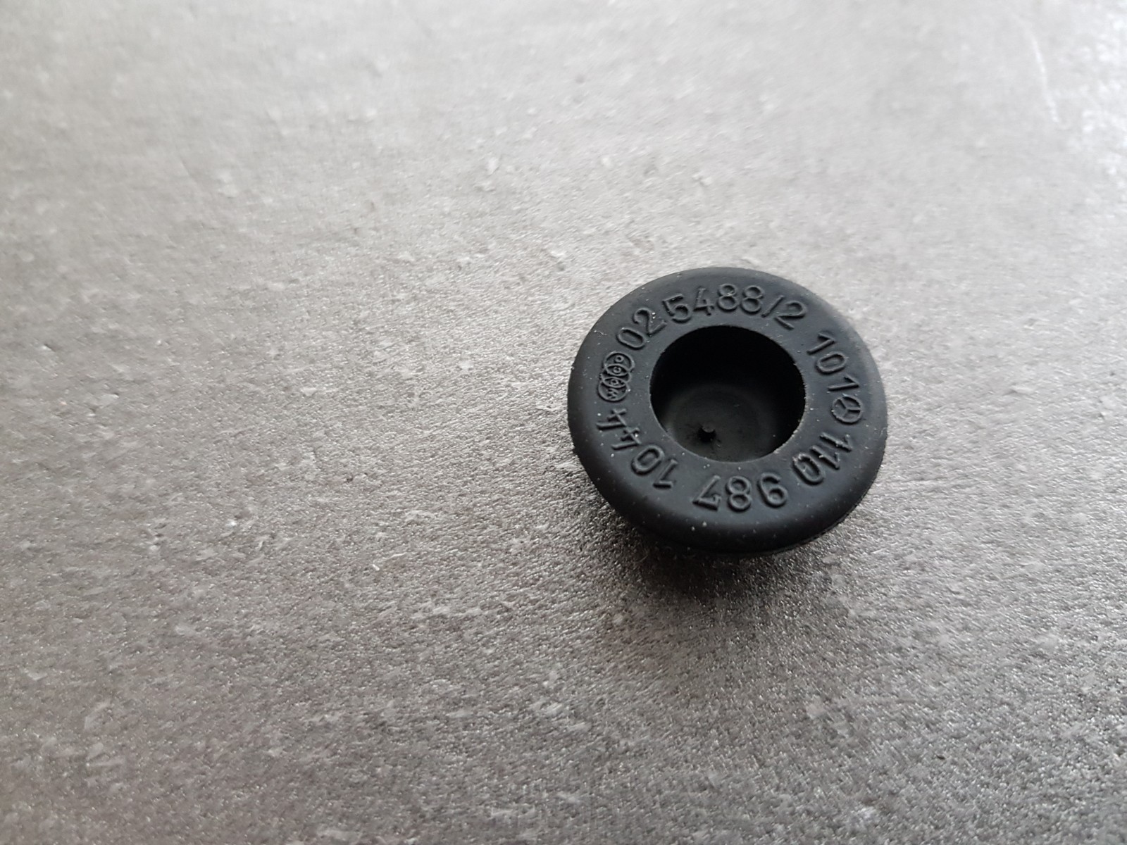 Genuine Mercedes rubber cap grommet A1109871044 | eBay