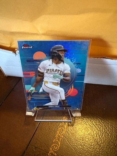 2025 TOPPS FINEST ONEIL CRUZ SKY BLUE REFRACTOR UNCOMMON CARD #D 203/250 PIRATES