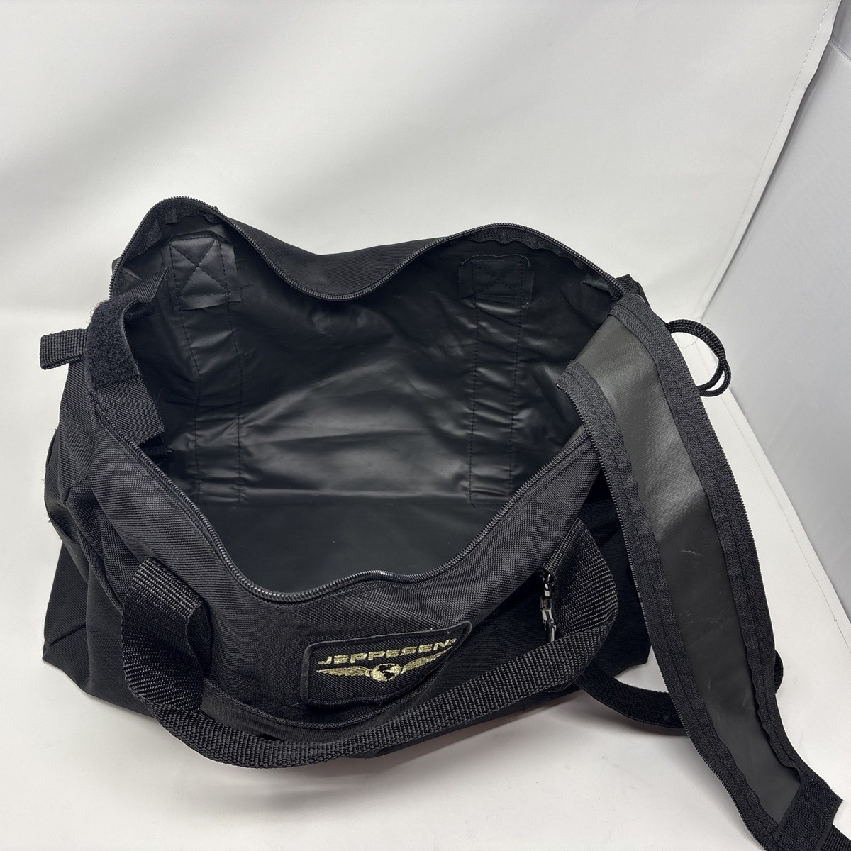 Jeppesen Flight Duffle Overnight Bag Pilot Aviation Black 16 1 