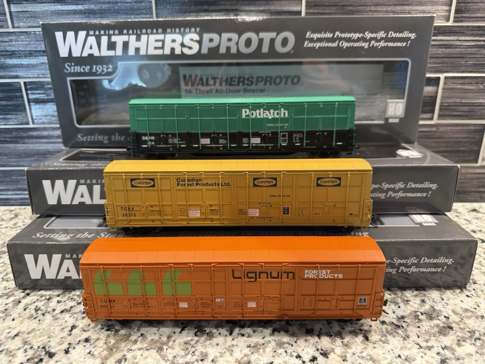 Walthers Proto HO 56’ Thrall All-Door Boxcars, Lignum, Canfor, Potlatch - Image 3 of 4