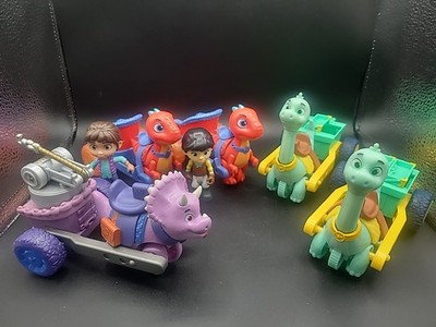 Disney Jr Dino ranch 5 vehicles and 2 figures Blitz' Chariot Tango's Tow Rig