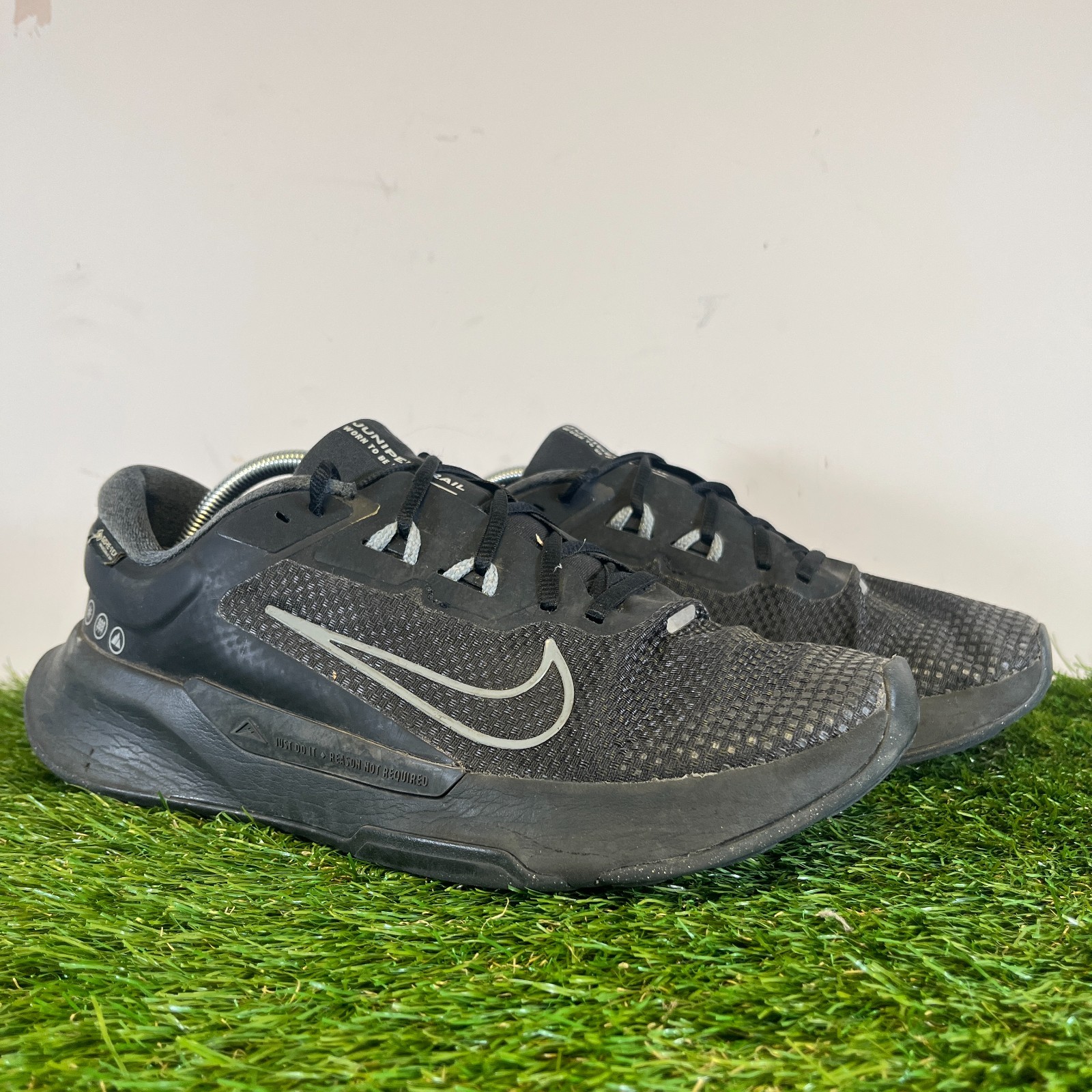 Nike Trainers Size 9.5 Black Juniper Trail 2 Gore-Tex Walking Gym Running Shoes