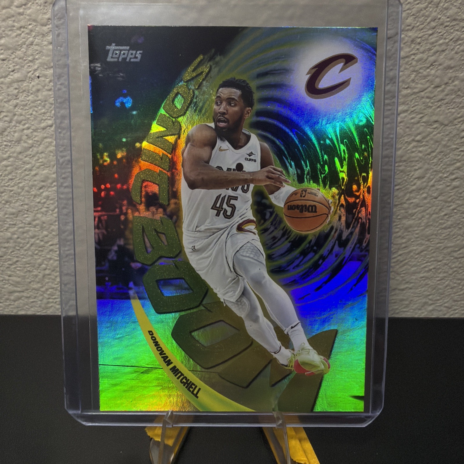 Donovan Mitchell 2025 Topps Sonic Boom SP #SB-9 Cleveland Cavaliers