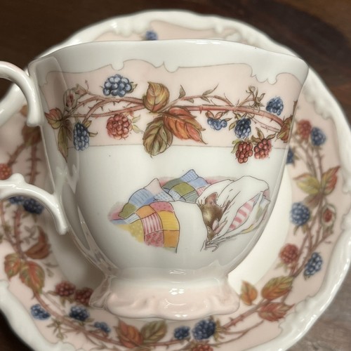 1983 Royal Doulton Brambly Hedge “Autumn” Tea Cup & Saucer Set - Picture 3 of 9
