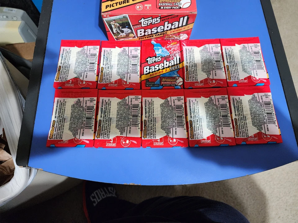 10 Unopened 1993 Topps Series 2 Baseball Card Packs (Gold Card in Every Pack) - Image 2 of 2