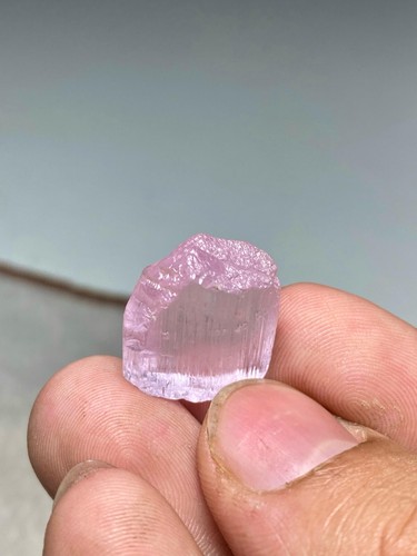 29ct | Raw Pretty Pink Kunzite Crystal Rough Specimen | Kunar, Afghanistan. - Picture 7 of 11