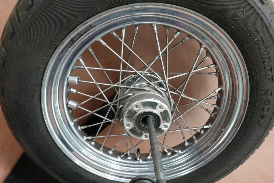 Llanta delantera Harley Davidson Heritage Softail 2007-2011 FLSTC MT90B16 Foto 4 de 4