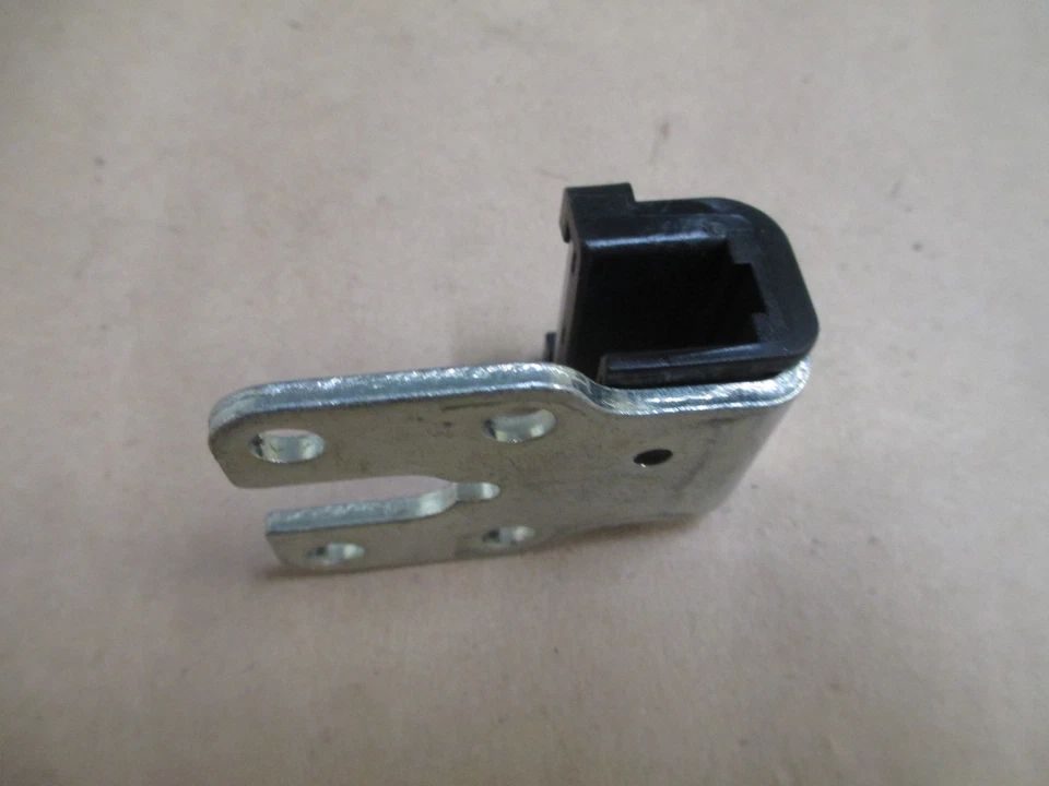 Ferrari 430 Enzo, Maserati Quattroporte — верхняя фиксированная натяжная пластина No 189569 - Изображение 3 из 4