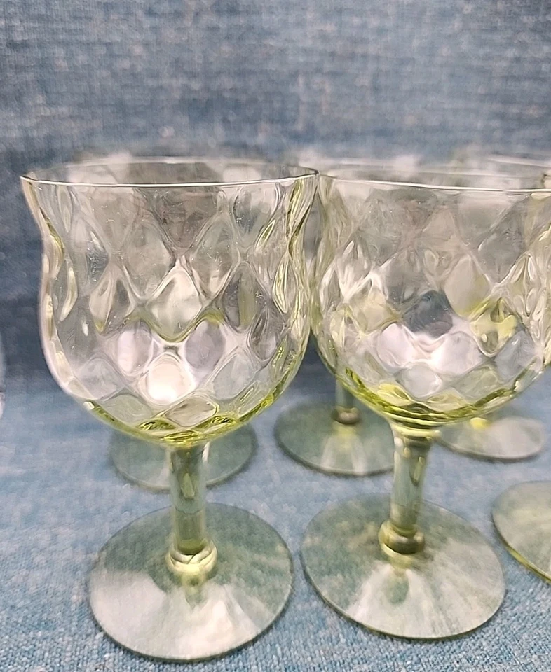 Juego de 6 vasos facetados verdes vintage de 5 pulgadas de alto Foto 4 de 4