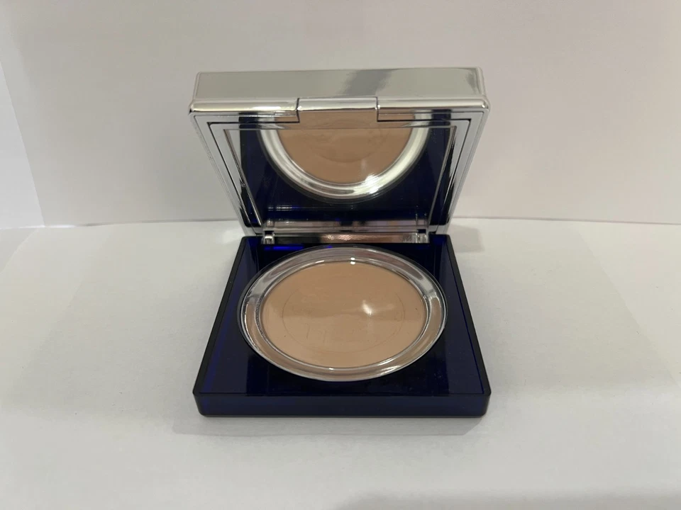 Base en polvo La Prairie Skin Caviar FPS15 9 g--NC 05 Foto 4 de 4