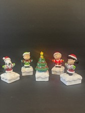 2015 Peanuts Light Up Christmas Figurine Set Snoopy Charlie Brown Tree 5 Pc LED