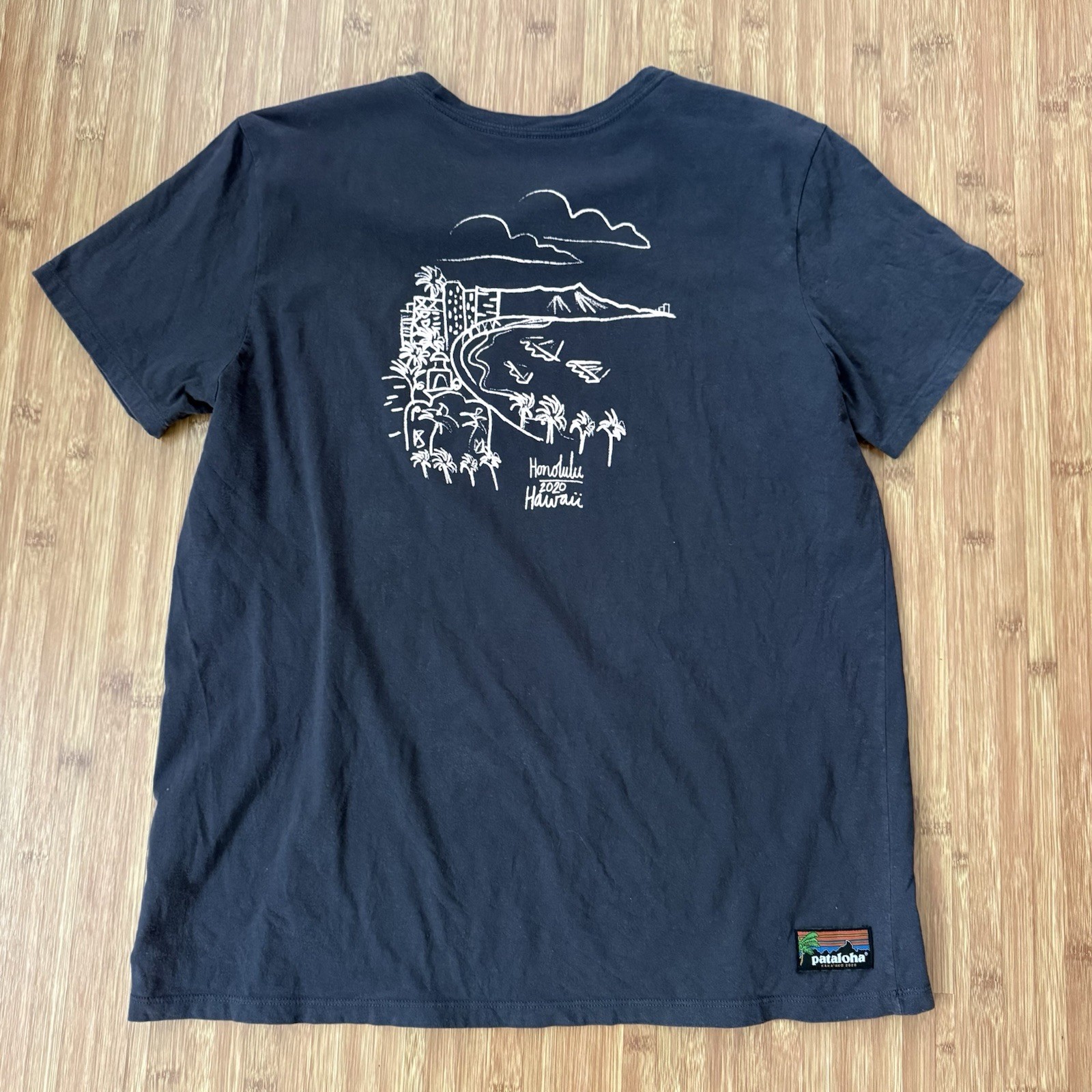 Patagonia Pataloha T Shirt Women Large Kaka'ako 2020 Hawaii Grey Pink Limited thumbnail 11