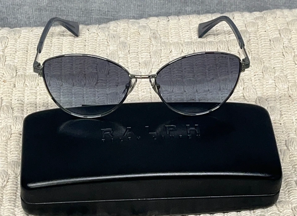 Gafas de sol Ralph by Ralph Lauren para mujer ojo de gato brillantes plateadas degradadas azules Foto 3 de 4