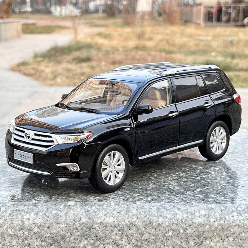 1:18 Toyota Highlander 2012 SUV Metal Diecast Car Model Toy Black/White In Box 1:18 Toyota Highlander 2012 SUV Metal Diecast Car Model Toy Black/White In Box