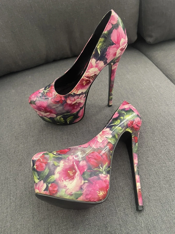 Tacones de aguja florales, tacones Foto 2 de 4