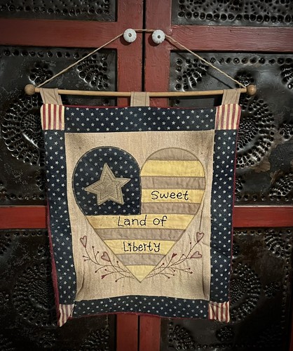 Primitive Patriotic Sweet Land of Liberty Grubby Primitive Stained Quilt Wall - Picture 1 of 17