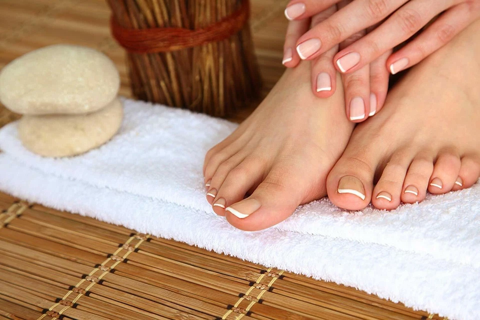 Paquete de 12 toallas de salón 100 % algodón blancas de spa en 16x27 pulgadas. Foto 3 de 4