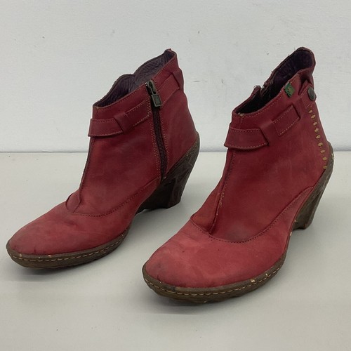 Women's El Naturalista Red Leather Bootie Size 6.5/37 Preowned - Picture 2 of 6