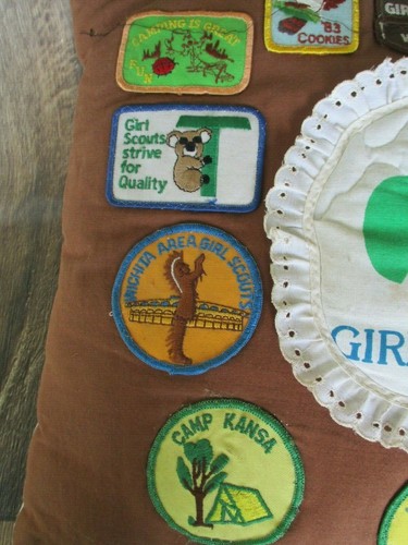 Girl Scout Patches PILLOW Pin Vtg WICHITA AREA 1970-1980S 12 - Picture 3 of 6