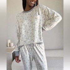 Soft Floral Velour Pajama Set NWOT Womens Large Loungewear Sleepwear Pants Top