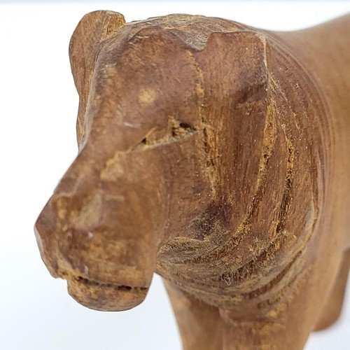 Vintage Hand-Carved Wooden Lion Figurine 5” – Folk Art Safari Animal Statue - Picture 11 of 16