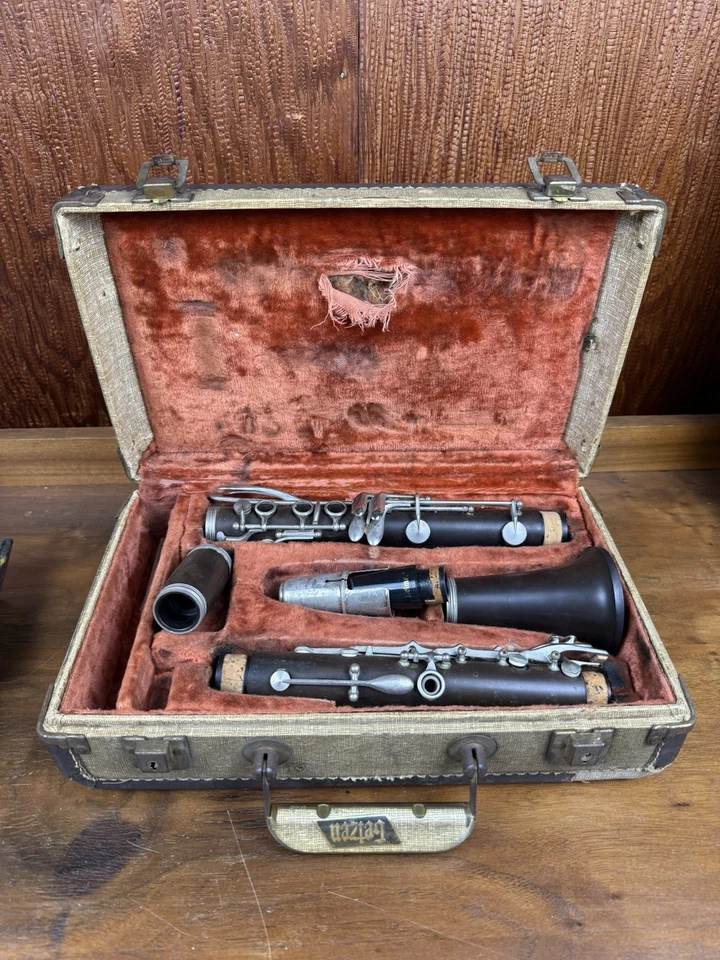 Clarinete de colección Getzen Deluxe Elkhorn Wisconsin con estuche dorado 3 Foto 2 de 4