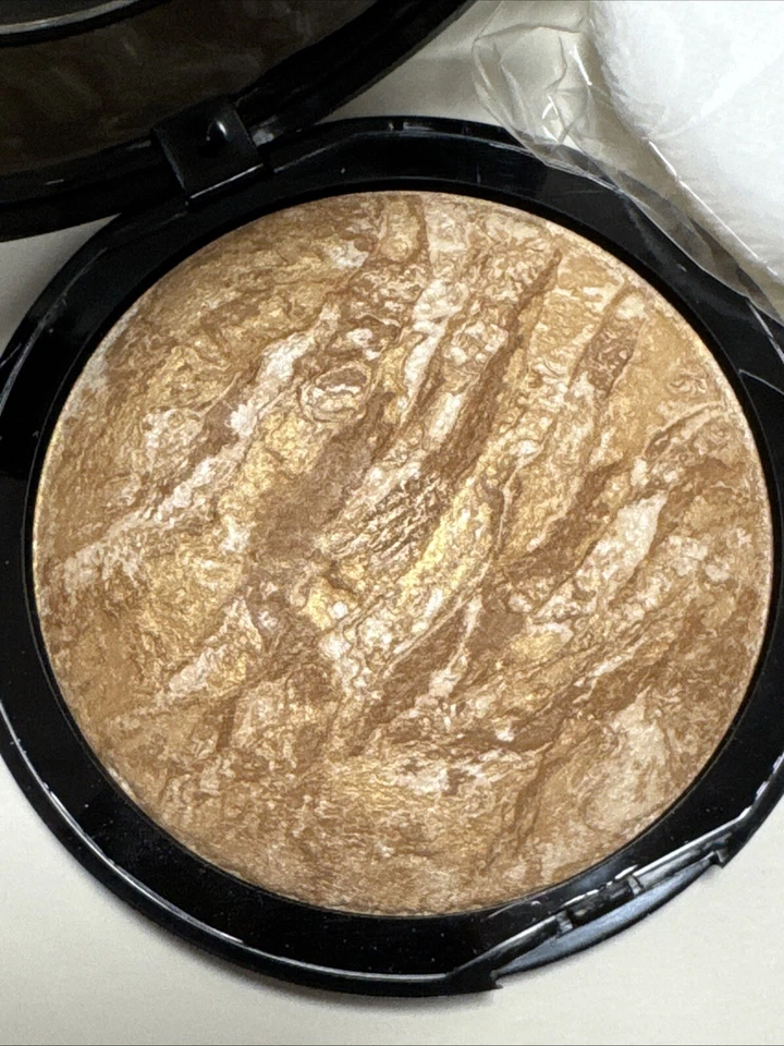 Laura Geller Baked Body Frosting Tahitian Ginger~ +Puff ~Jumbo size 24g - Image 2 of 4