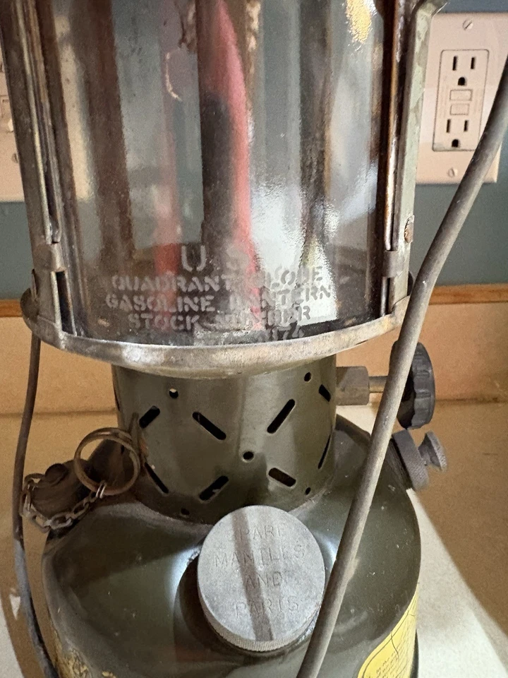 Vintage 1965 Coleman US Military Single Mantle Gasoline Lantern, Quadrant Globe - Image 2 of 4